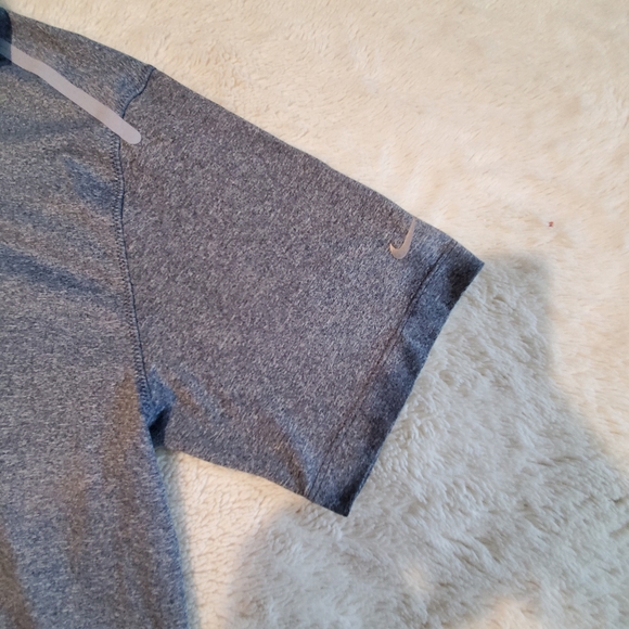 Nike Gold Dri-Fit Shirt - Picture 3 of 3